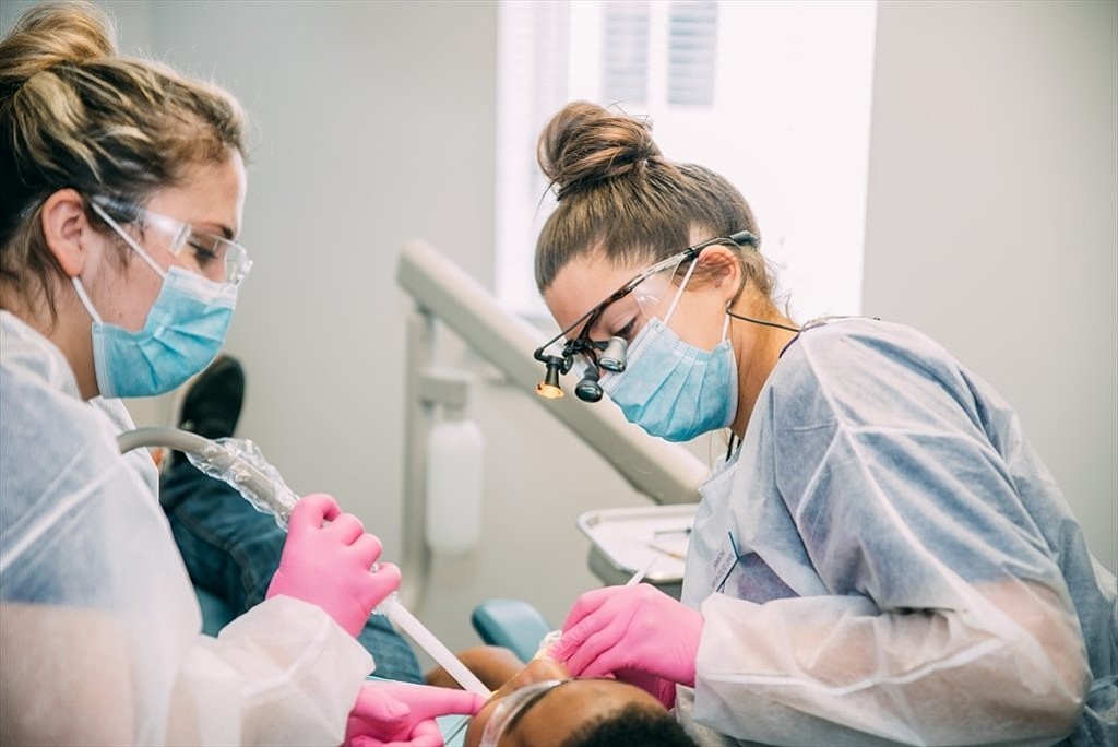 The pros and cons of pursuing a career as a dental hygienist My BEST