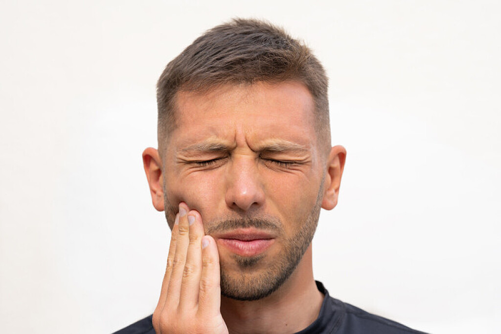 Why Do My Teeth Feel Like They Tingle? My BEST Dentists Journal